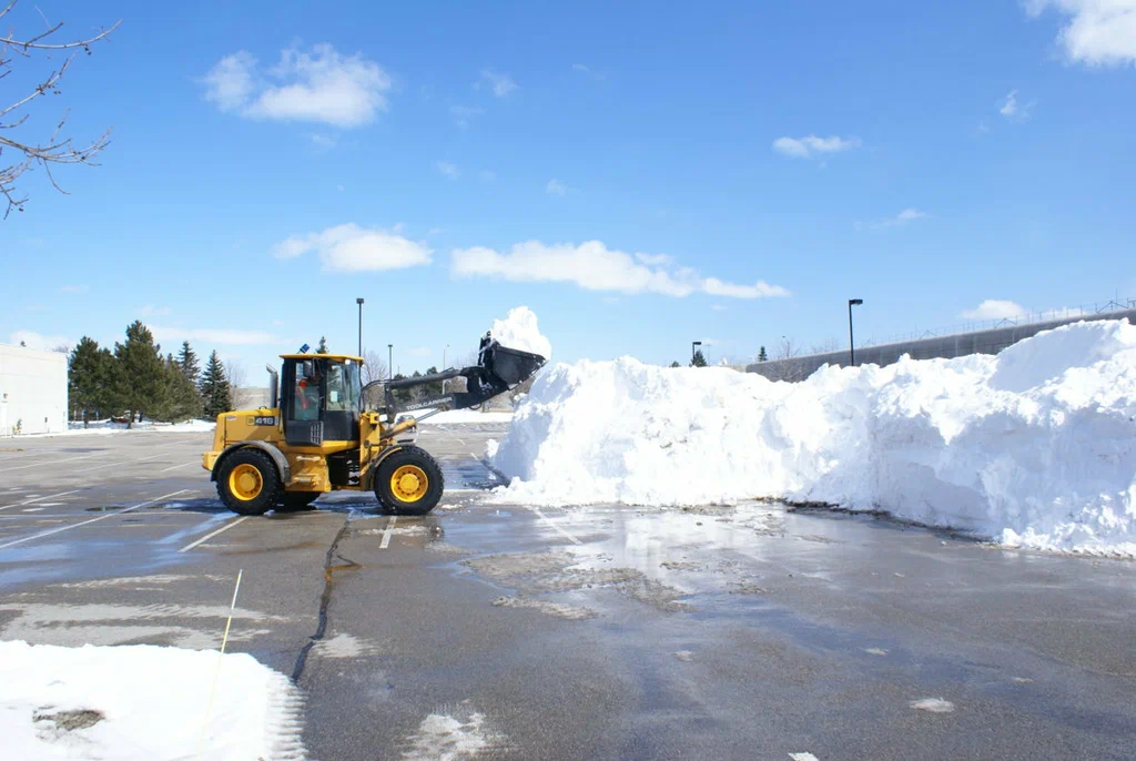 Snow Removal Services in Milwaukee